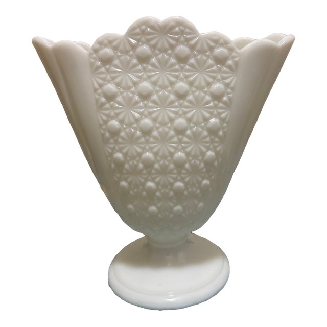 Vintage Fenton Style Milk Glass Fan Vase Daisy and Button White Pedestal Scalloped MCM For Sale