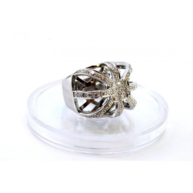 Gold White Gold Ring with Brilliant-Cut Diamonds and Crown-Shaped Bands For Sale - Image 8 of 10