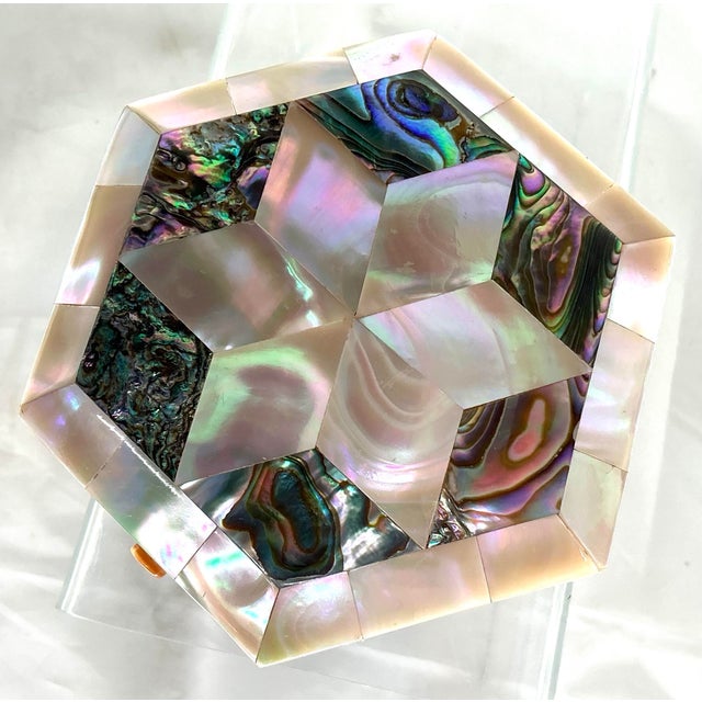 Early 20th Century Antique English Mother of Pearl Hexagonal Trinket Box For Sale - Image 5 of 12