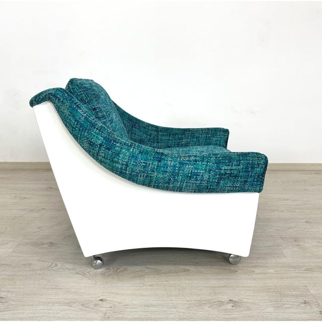 Mid-Century Modern Italian Space Age Lounge Chair For Sale - Image 3 of 9