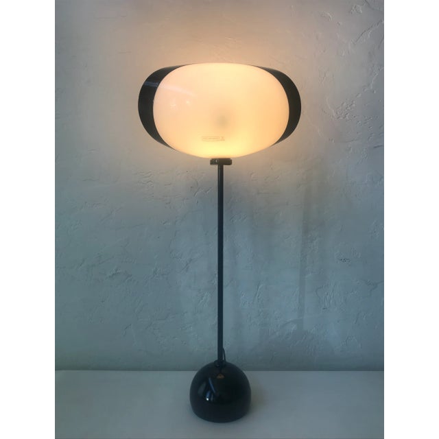 A gorgeous Roche Bobois contemporary space age Italian vetri murano glass table lamp. The lamp features a hand blown...