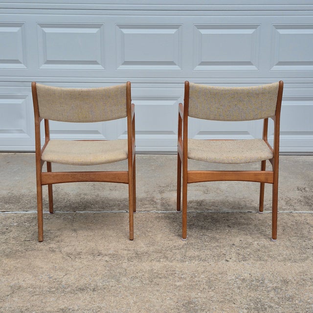 1970s D-Scan Danish Modern Style Teak Arm Chairs Oatmeal Upholstery, a Pair For Sale - Image 9 of 14