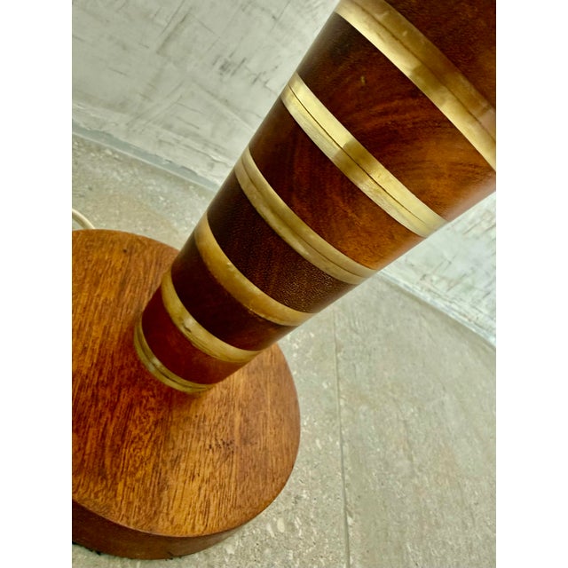 Mid-Century Modern 1970’s Vintage ‘Felice Antonio Botta Style’ Table Lamp Constructed of Alternating Wood and Lucite Stacked Circles, Art Deco, MCM Style For Sale - Image 3 of 12