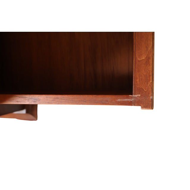 Biggs of Richmond Chippendale Mahogany Bachelor’s Chest With Brass Hardware For Sale - Image 15 of 18