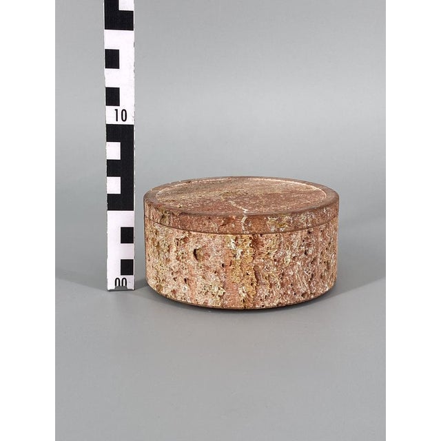 Lidded Box in Red Travertine by Up & Up, Massa-Carrara Italy, 1970s For Sale - Image 15 of 16