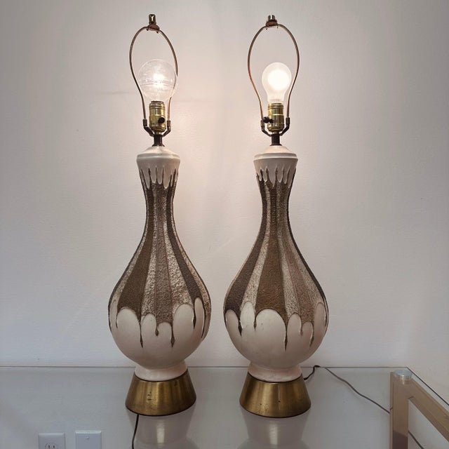 Mid-Century Modern Plasto MFG Ceramic MCM Lamps - A Pair For Sale - Image 3 of 8