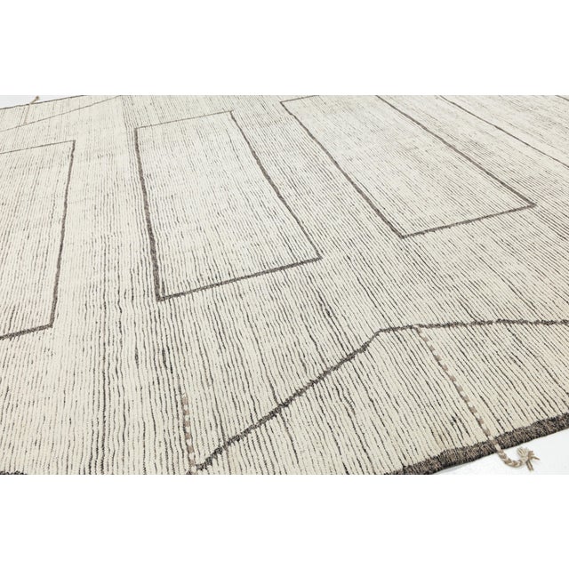 Modern Minimalist Moroccan Style Wool Rug – Handmade Geometric Linear Design For Sale - Image 9 of 10