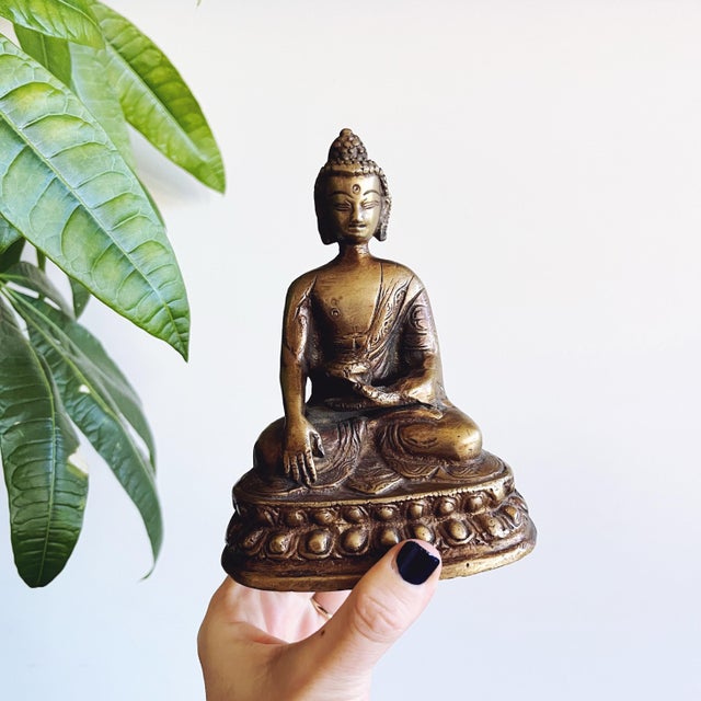 Vintage 1950s Nepalese Bronze Buddha Sculpture For Sale - Image 4 of 7