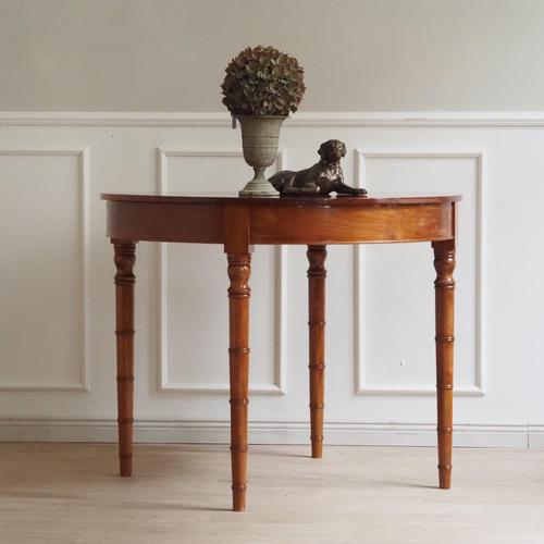 Wood Biedermeier Round Table in Cherrywood For Sale - Image 7 of 12