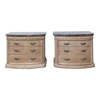 1990s Pair of Vintage Bernhardt Nightstands For Sale