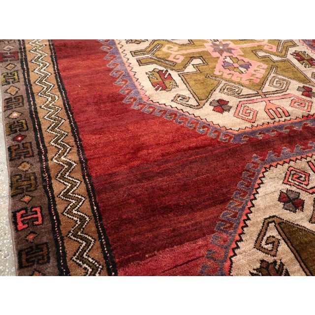Tribal Galerie Shabab Collection Mid-20th Century Turkish Anatolian Accent Rug For Sale - Image 3 of 8