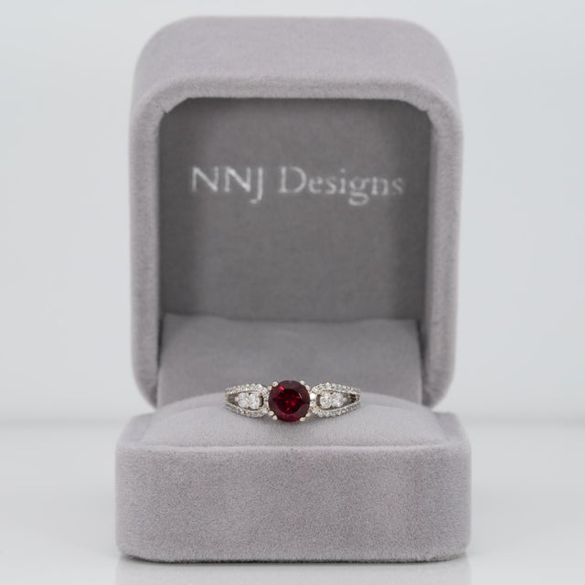 0.9cts Estate Rubellite Tourmaline Ring W Natural Diamonds: 14k Solid Gold | 6mm For Sale - Image 4 of 10