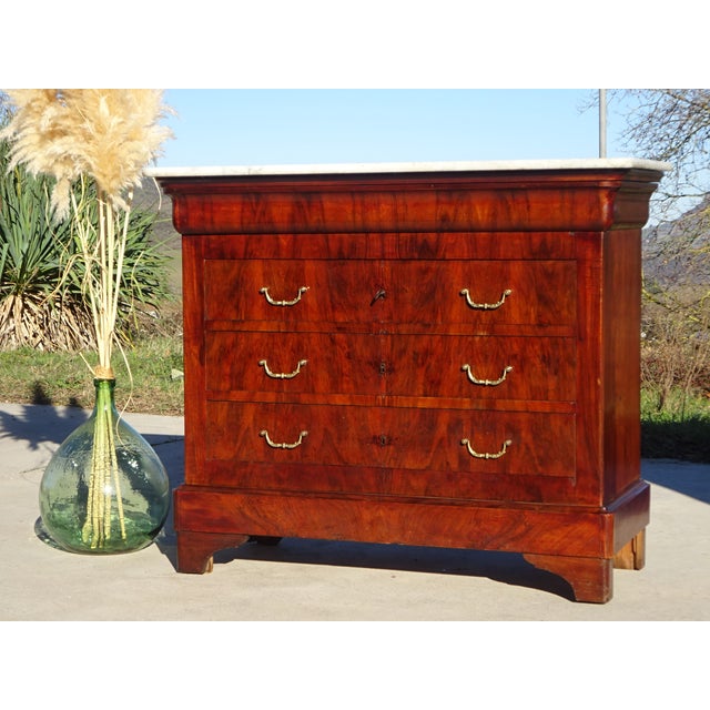 Antique Restoration Chest of Drawers in Mahogany Veneer with White Marble Top For Sale - Image 3 of 18