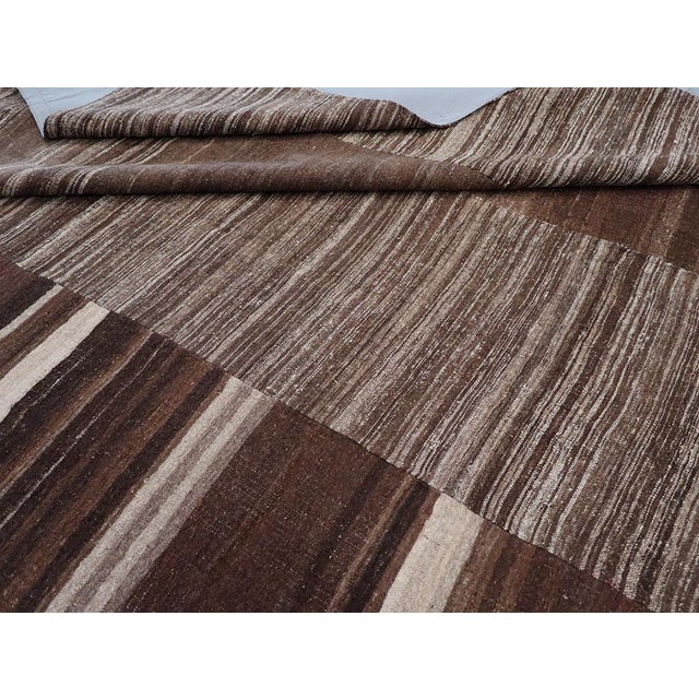 Galerie Shabab Collection Mid-20th Century Turkish Flatweave Kilim Carpet For Sale - Image 9 of 9