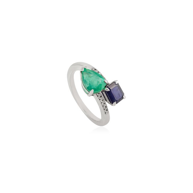 Postmodern 2.09 Ct Emerald Sapphire Modern Toi Et Moi Ring Size 5 in 14k White Gold For Sale - Image 3 of 15