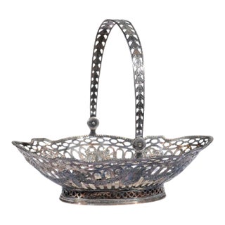 English 19th Century Silverplate Oval Bread Basket with Putti & Garlands For Sale