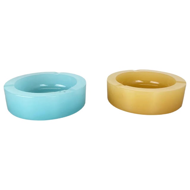 Murano Opaline Glass Ashtrays or Shell Bowls from Cenedese, 1960s, Set of 2 For Sale