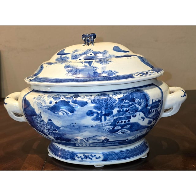 Qing Dynasty (Chien Lung/Qianlong Reign) Blue and White Porcelain Tureen w/Lid 1736-1795 10.25"x8"x8.5"