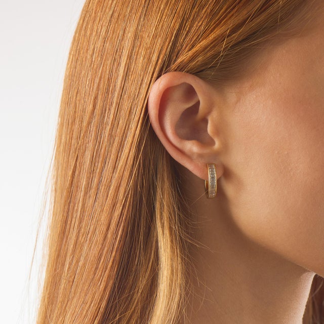 1990s Vintage 1.90 Carat Diamond 18k Yellow Gold Hoop Earrings, A Pair For Sale - Image 5 of 7