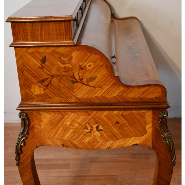 1930s French Louis XV Satinwood Floral Inlay Cylinder Secretary Writing Desk For Sale - Image 15 of 18