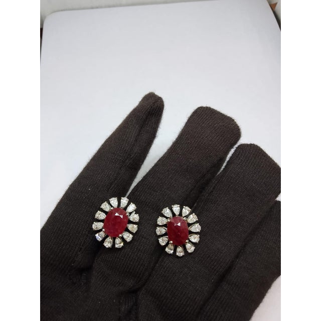Gemstone details Gold Purity: 18K Solid Gold (stamped) Diamond: 2.35 cts Ruby: 7.45 cts 18K gold Net weight: 4.78 grams...