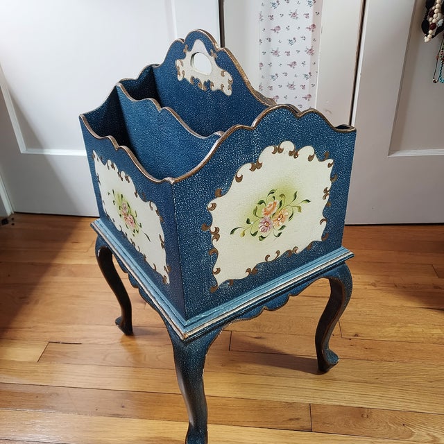 Hand Painted Floral Gilded Wood Magazine Rack Vintage Speckled Finish Handle 26" H 14" W For Sale - Image 9 of 16