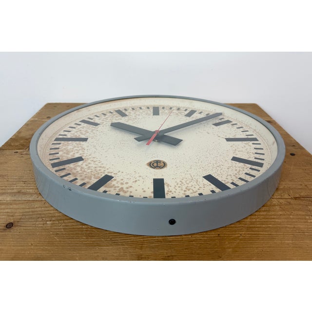 Large Grey Industrial Station Wall Clock from CTW, 1960s For Sale - Image 11 of 18