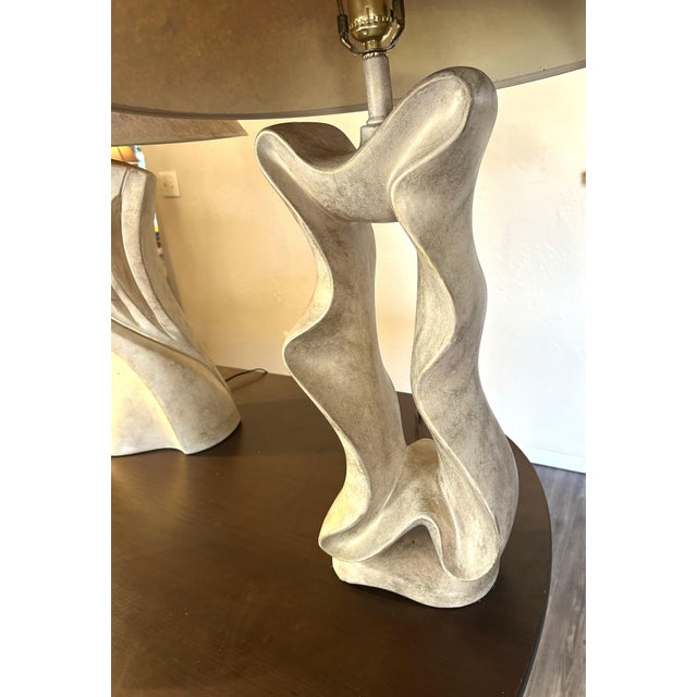 Jaru 1980's Jaro Style Biomorphic Post-Modern Freeform Ribbon Motif Table Lamps Pair For Sale - Image 4 of 17