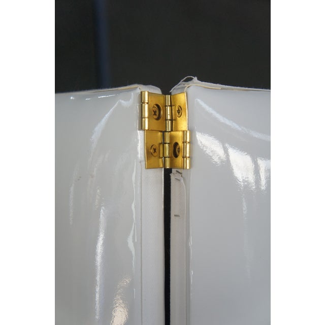 Susan Curtis Mid Century Modern White Patent Leather Folding Screen Room Divider For Sale - Image 6 of 9