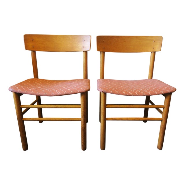 Vintage J39 Shaker Chairs in Elm by Børge Mogensen for Farstrup Møbler, 1950s, Set of 2 For Sale
