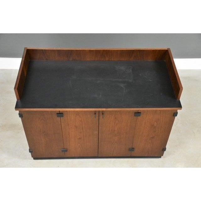 Directional 1960s Refinished Walnut Bar by Milo Baughman for Directional For Sale - Image 4 of 12