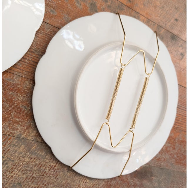 19th Century Pair of French Decorative Wall Plates With Pink and Gold Grisaille Decoration For Sale - Image 10 of 10