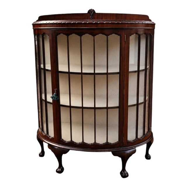 Antique Queen Anne Mahogany Bowed Glass Display Cabinet, 1920 For Sale