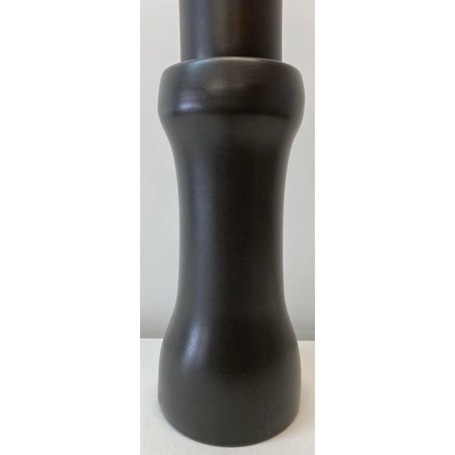 Mid-Century Modern Martz Mid Century Large Scale Brown Glazed Ceramic Table Lamp For Sale - Image 3 of 11
