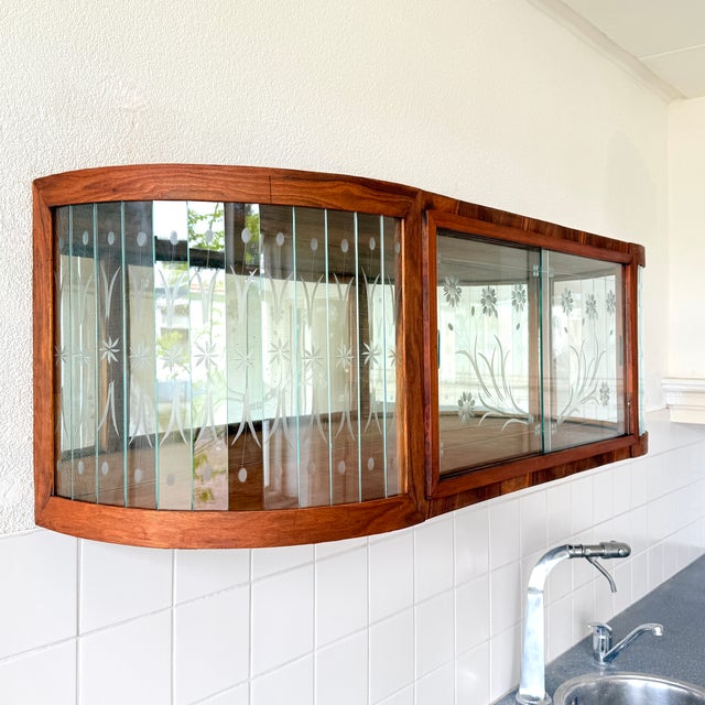 Art Deco Style Wall-Mounted Display Cabinet with Floral Engraving, 1950s For Sale - Image 4 of 15