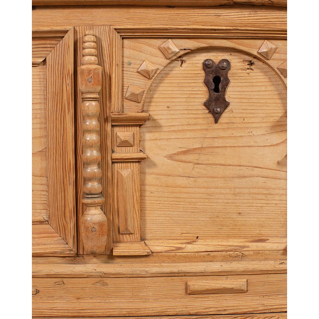18th Century Dutch Baroque Style Pine Mule Blanket Chest For Sale - Image 14 of 18
