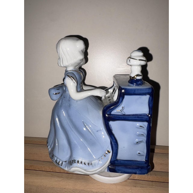 1950s Vintage Ceramic Statue from Capodimonte, 1950 For Sale - Image 5 of 8