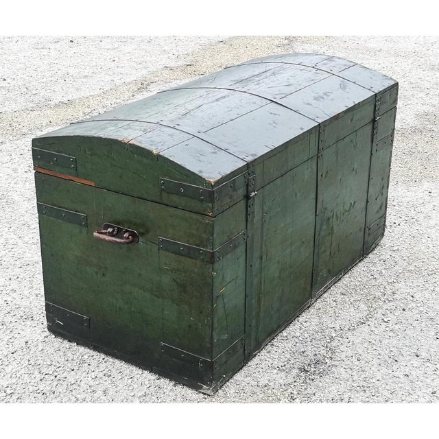 Rustic Travel Trunk in Green Varnished Wood, 1900s For Sale - Image 3 of 18
