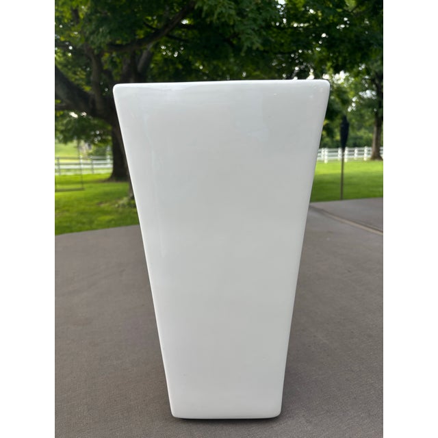 Contemporary Vintage Pottery Barn Large Glossy White Geometric Ceramic Vase – Modern Minimalist Sculptural Vessel For Sale - Image 3 of 12