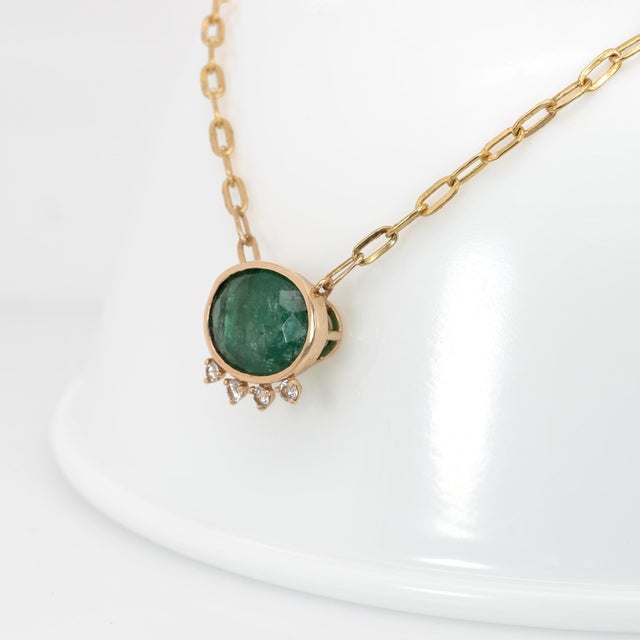 4.9ct Emerald and Diamond Pendant Necklace: Solid 14k Gold With Attached Chain For Sale In Columbus - Image 6 of 9