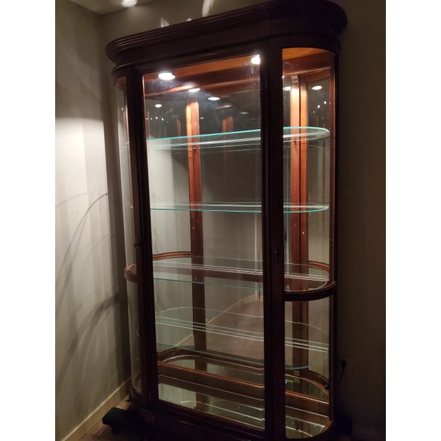 Pulaski Federal Style Curved-Side Illuminated Curio Cabinet For Sale - Image 4 of 4