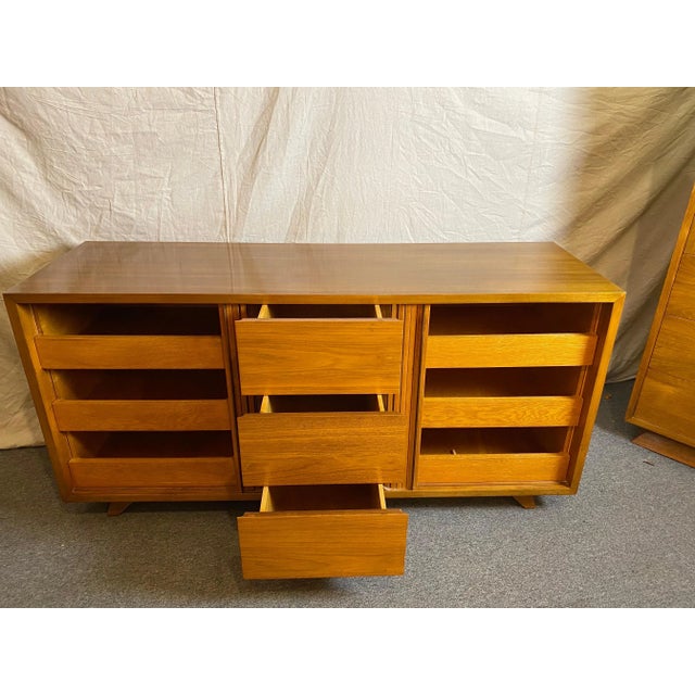 1950s 1950s Vladimir Kagan for Kagan/ Dreyfuss Credenza or Bedroom Cabinet For Sale - Image 5 of 12