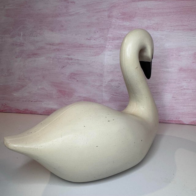 Swan decoy sculpture. In excellent pre-loved condition. No obvious chips in paint, just minor scuffs expected with age and...
