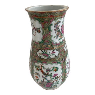 18th Century Rose Medallion Large Vase For Sale
