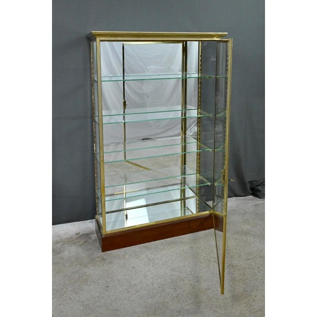 Brass Display Case with Mirrored Back, Early 20th Century For Sale - Image 4 of 18