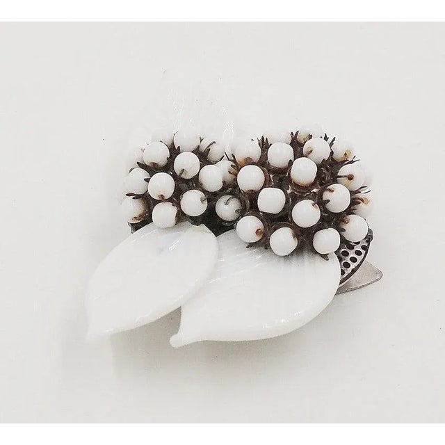 Vintage 1930s Miriam Haskell White Glass Leaves & Beads Dress Clip For Sale In Philadelphia - Image 6 of 8