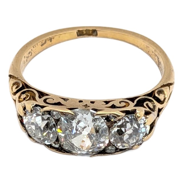 Vintage Old Mine Cut Diamond & 18k Yellow Gold Three-Stone Ring - Size 7.25 For Sale