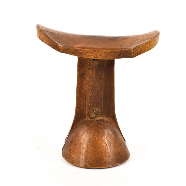 African Early 20th Century Turkana Wood Headrest with Strap Kenya For Sale - Image 3 of 7