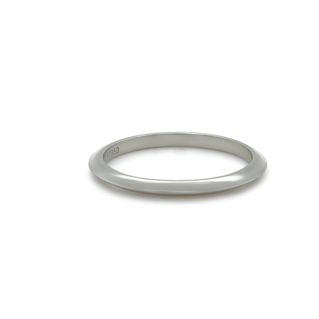 Contemporary Tiffany & Co. Platinum Knife Edge Wedding Band Ring 2.73g, Size 7 For Sale - Image 3 of 9
