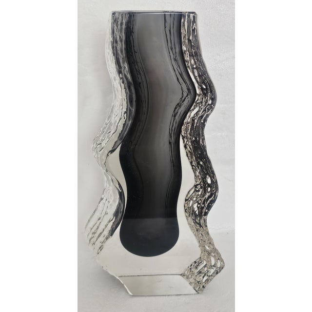 1970s 1970s Mandruzzato Murano Sculptural Sommerso Glass Vase — Heavy, Hand‑Cut Italian Art Glass For Sale - Image 5 of 13